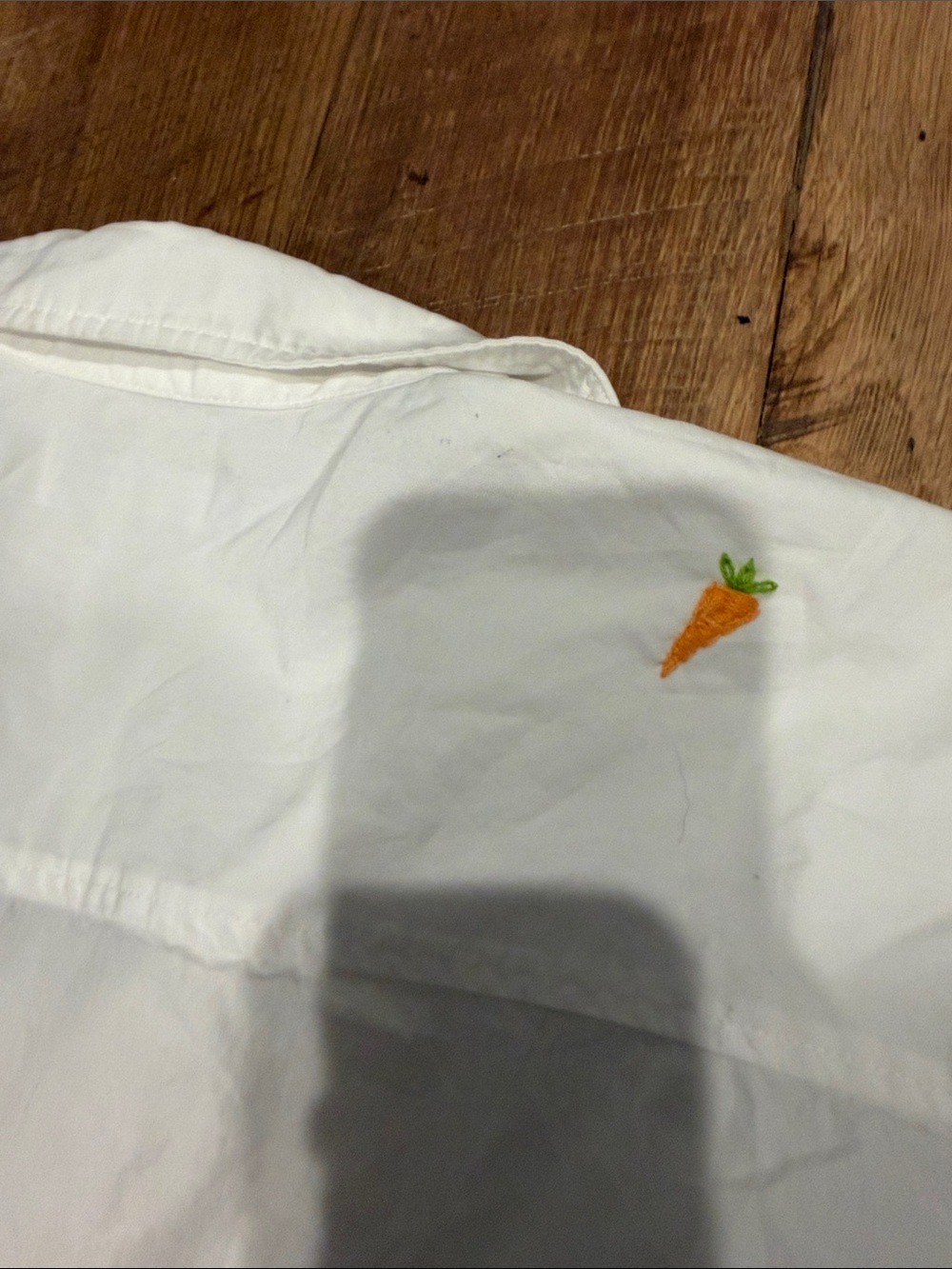 Lauren Ralph Lauren White Button-Up Blouse with Multicolor Carrot Appliqués - Picture 6 of 6